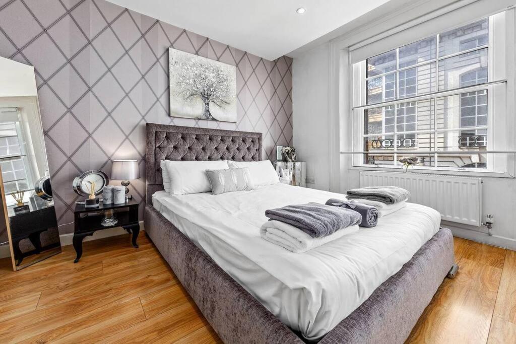 3 Bedroom Apartment In Haymarket Central London Sleep 10 Hy2 Dış mekan fotoğraf