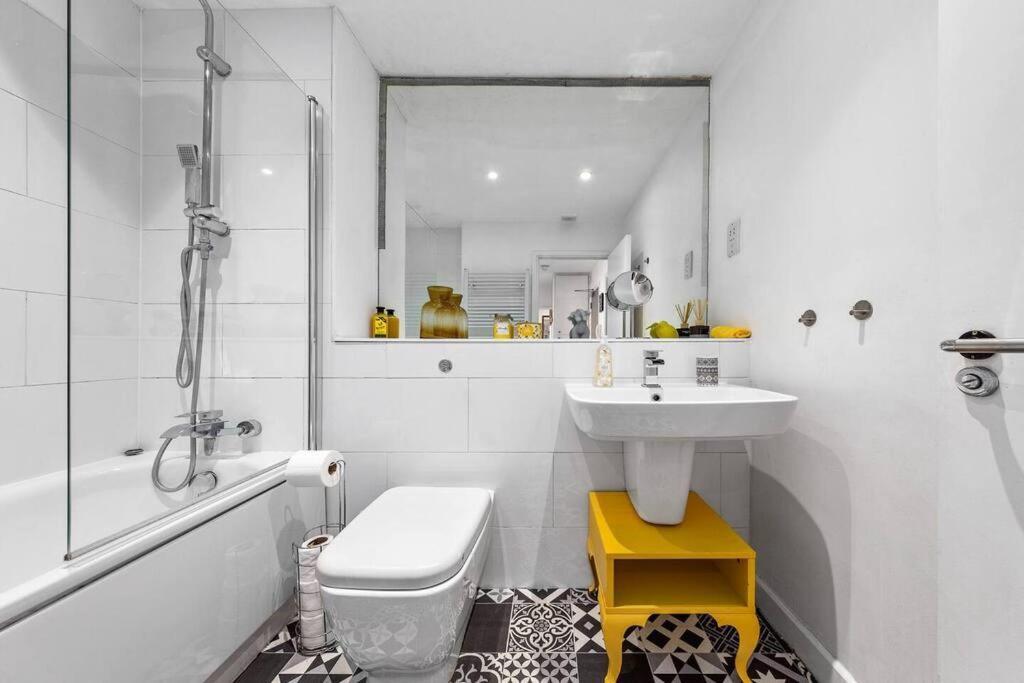 3 Bedroom Apartment In Haymarket Central London Sleep 10 Hy2 Dış mekan fotoğraf
