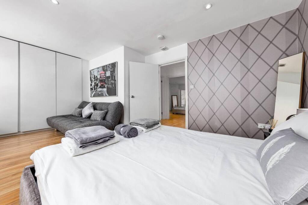 3 Bedroom Apartment In Haymarket Central London Sleep 10 Hy2 Dış mekan fotoğraf