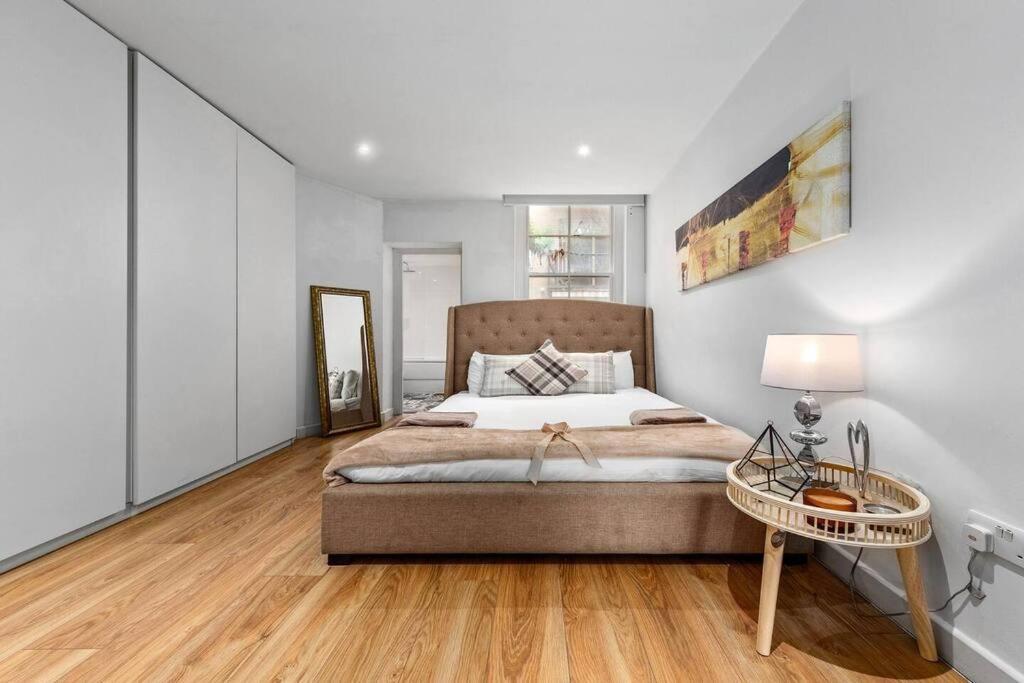 3 Bedroom Apartment In Haymarket Central London Sleep 10 Hy2 Dış mekan fotoğraf